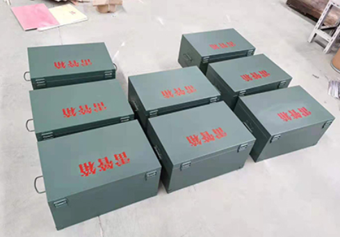 斗门炸药箱和雷管箱一般是怎么存放的？
